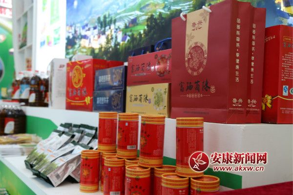 hꎸʳƷ“”ꑣɞ鱊οُ͓“c(din)”   z_meitu_19.jpg