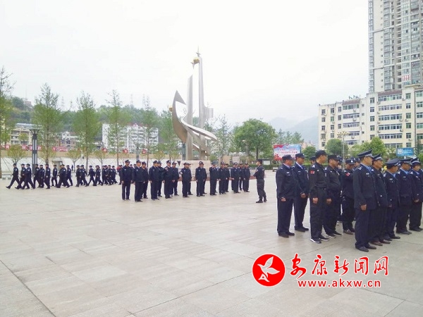廣場訓(xùn)練.jpg